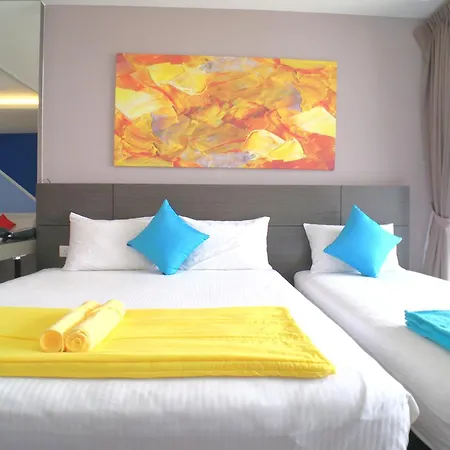 The Landmark Seaview Gurney George Town Room photo