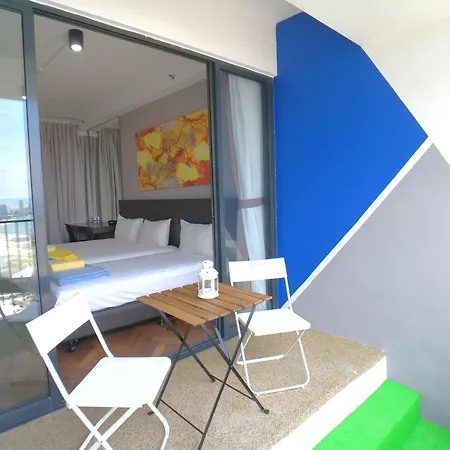 The Landmark Seaview Gurney George Town Room photo