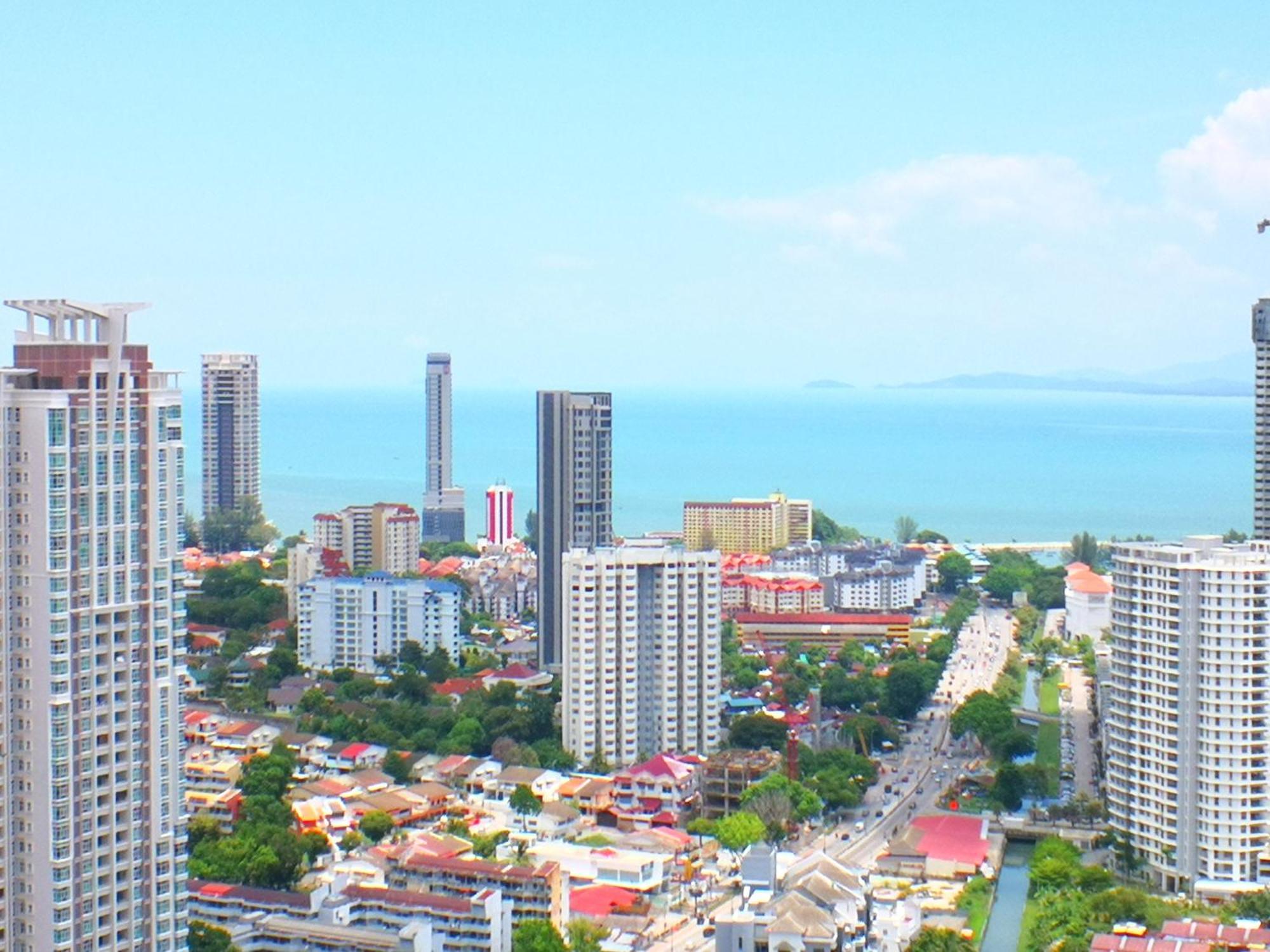 The Landmark Seaview Gurney Apartment George Town