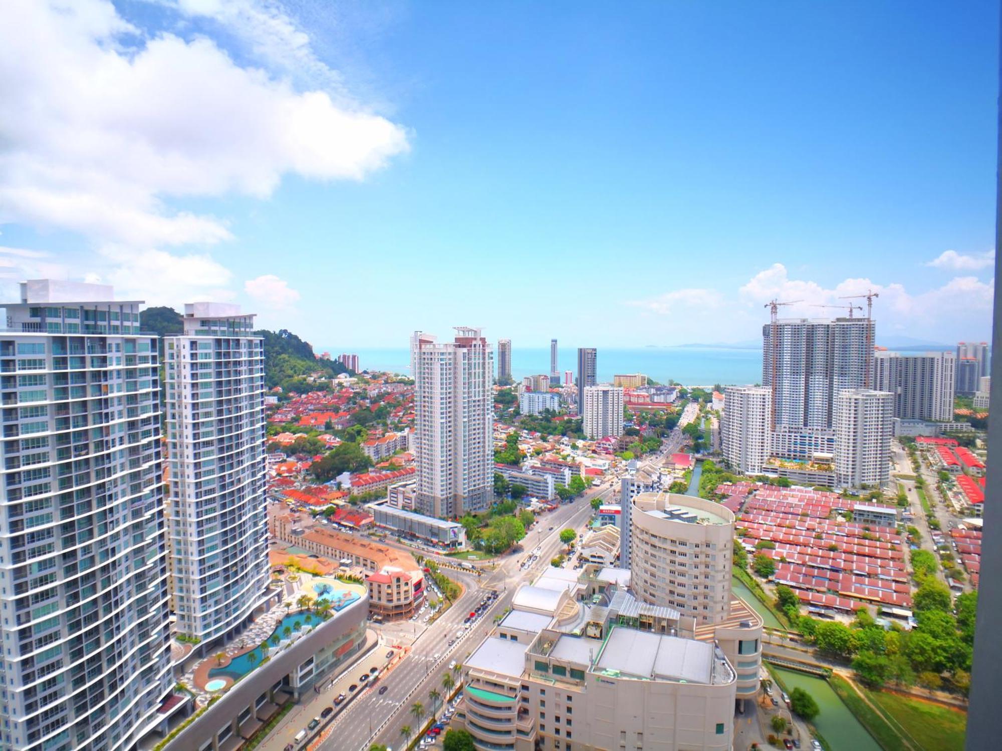 The Landmark Seaview Gurney * George Town