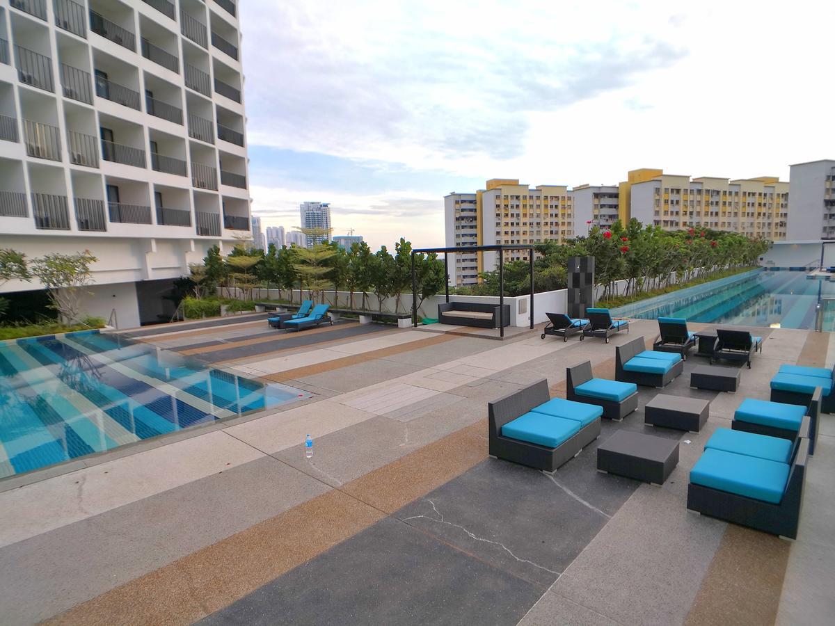 The Landmark Seaview Gurney *