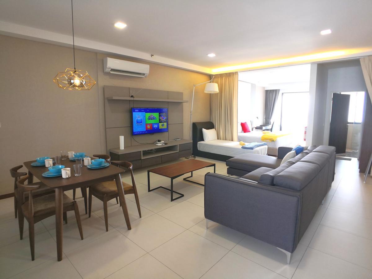 The Landmark Seaview Gurney Apartment *