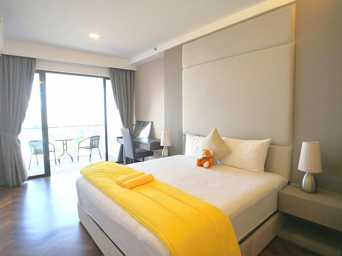 The Landmark Seaview Gurney Apartment George Town